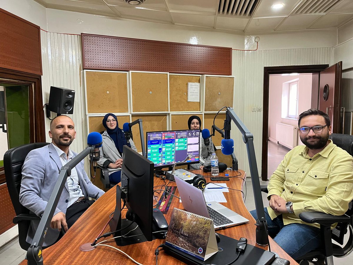 Bugün TRT Erzurum Radyosunda Genç Yaşam Programının konuğu olduk. Yaptığımız, projeler  ve yapacağımız projeleri konuştuk. Bir Kitap Bin Umut gönüllülük hareketinden yakın zamanda Erzurum Kardelen Eğitim ve Yardımlaşma Derneğine evrilen sürecin gelişimini konuştuk.  <a href="/TRTErzurum/">TRT Erzurum Radyosu</a>
