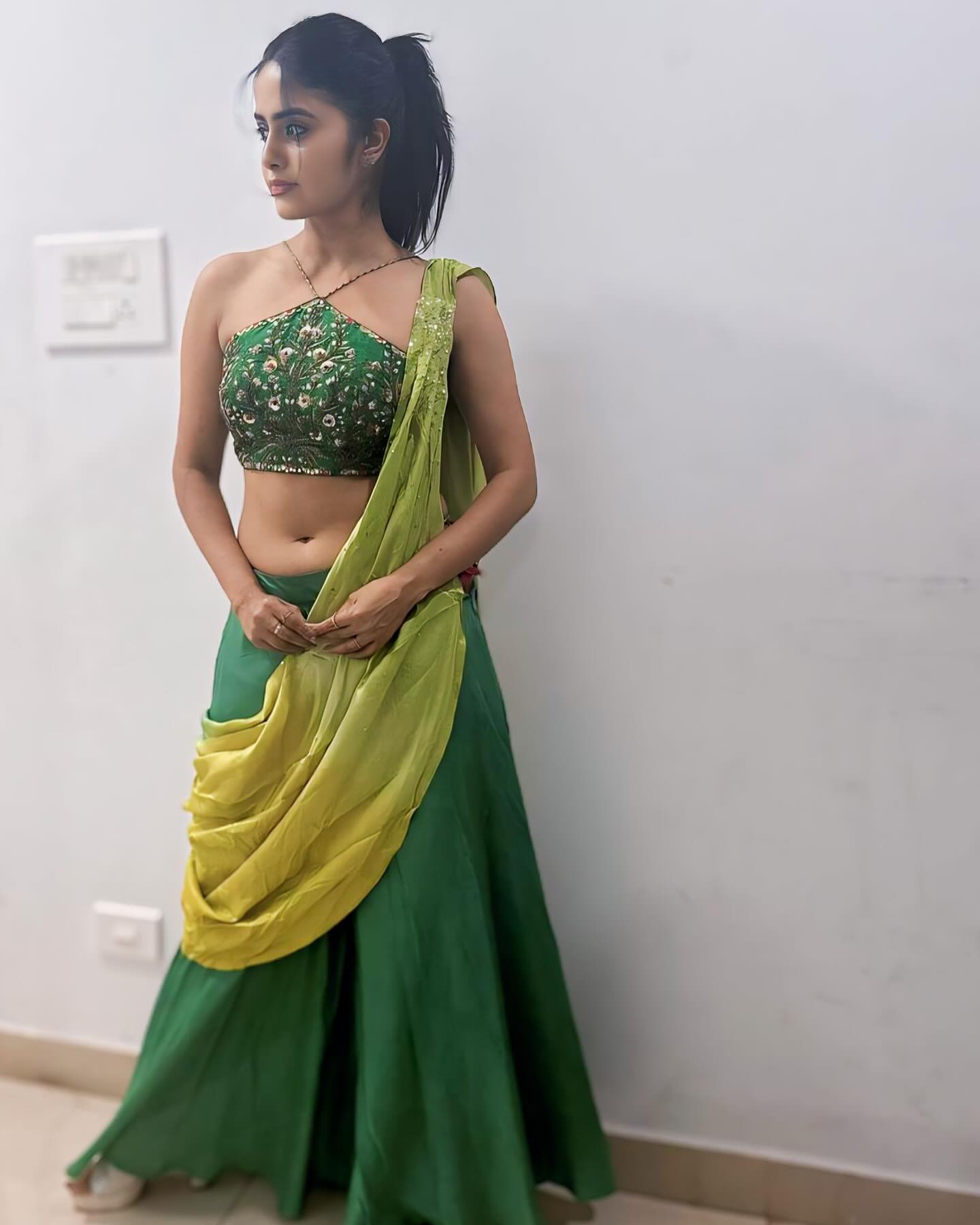 GY5X1HiagAAWjrN?format=jpg&name=large