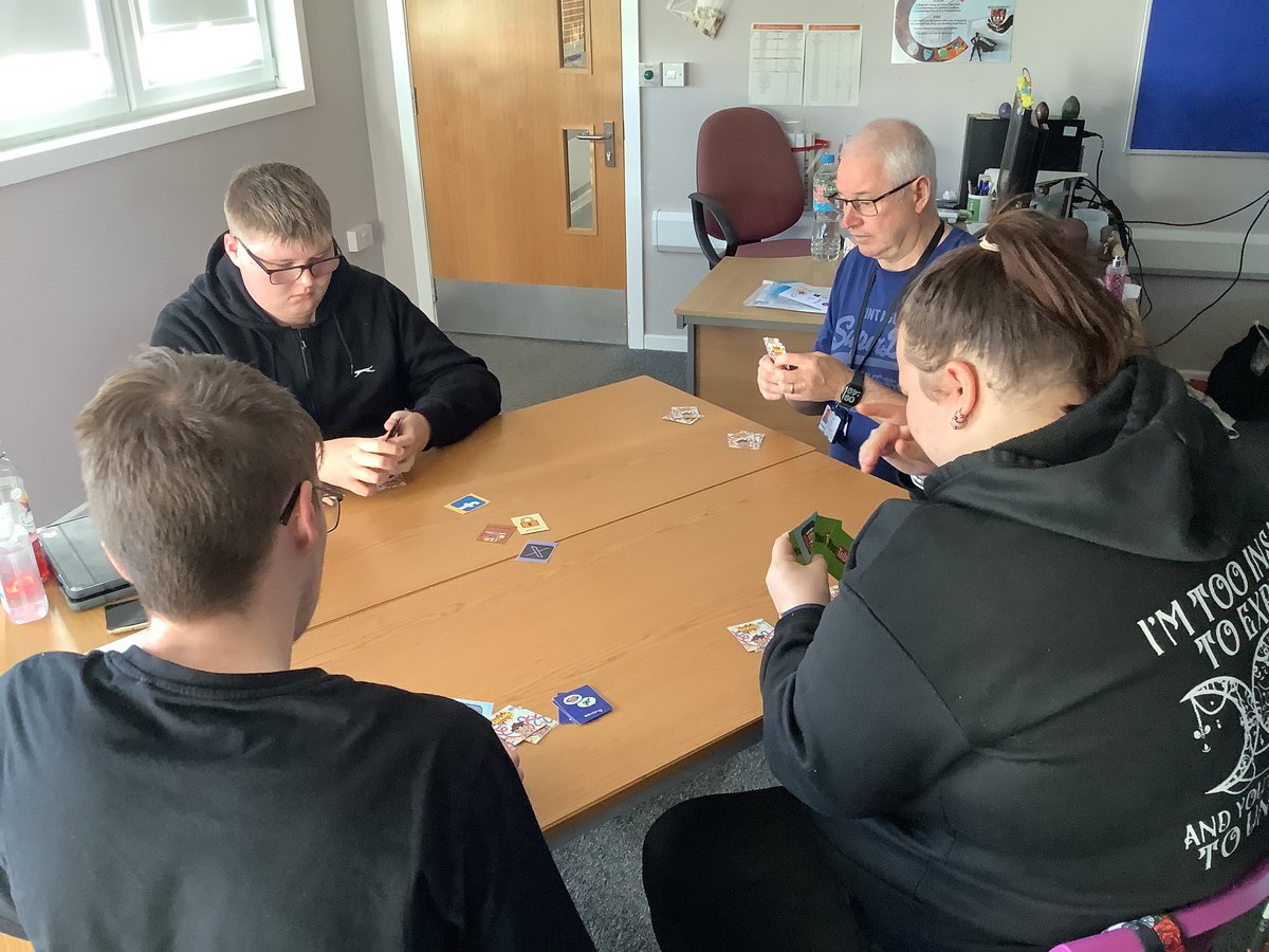 MissP_CGS's tweet photo. I made my own game based on Piles and we had a hoot playing today whilst also learning the vocab in our online safety topic - highly recommend making your own version (same idea as Cat Chaos if you’ve ever played that)
#PlayIsForEveryone https://t.co/Vds0GRHybu