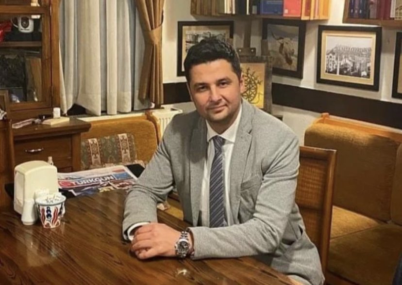 CemTutsoy's tweet photo. Bu hâkimler veremez, hükmünü bu celsenin..! https://t.co/yGDShoBndH
