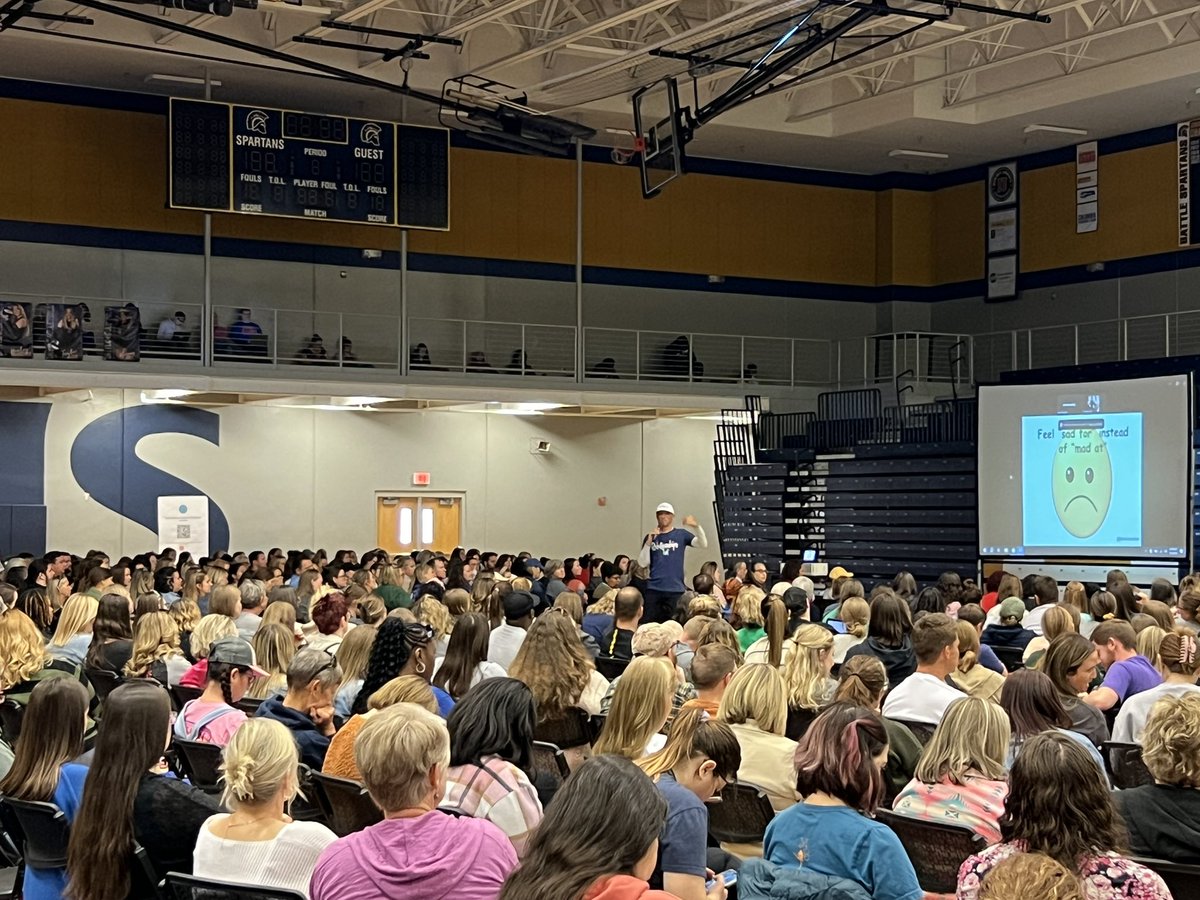 CPSDrWoods's tweet image. In addition to PD in lots of other locations, we have a TON of amazing #cpsbest educators at Battle High this morning learning with Brian Mendler (@BrianMendler ). Thanks to all who came to learn with us!