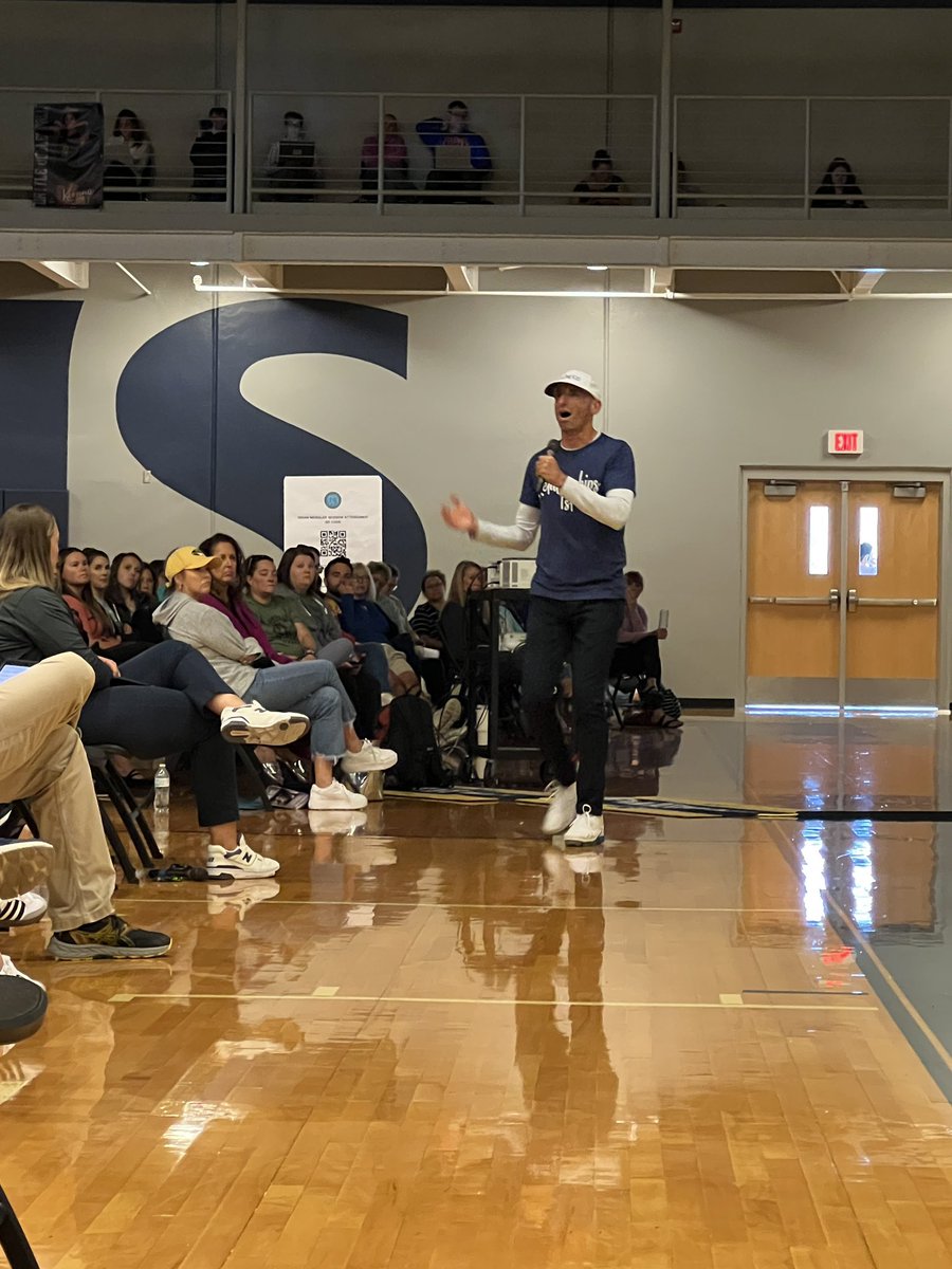 CPSDrWoods's tweet image. In addition to PD in lots of other locations, we have a TON of amazing #cpsbest educators at Battle High this morning learning with Brian Mendler (@BrianMendler ). Thanks to all who came to learn with us!