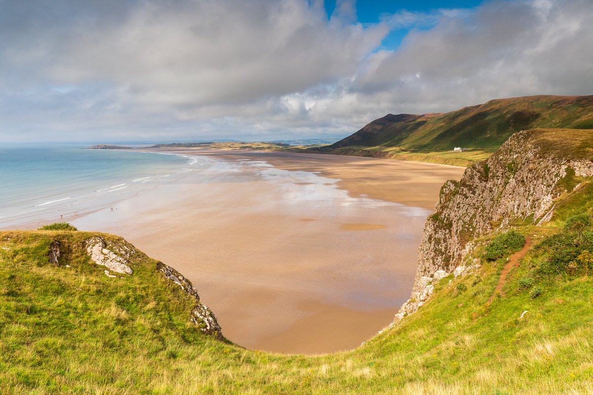 CJWimages's tweet photo. Rhossili Bay  on  Gower peninsular photograph on a  late September afternoon
https://t.co/4teUGav6rn via @Etsy 
#RhossiliBay #GowerPeninsula #VisitWales  #NatureLovers #ScenicViews #WalesAdventure #CoastalWalks #HiddenGems #UKBeaches #WormsHead  #ExploreWales #outdoorphotography https://t.co/yDDJKD9DfC