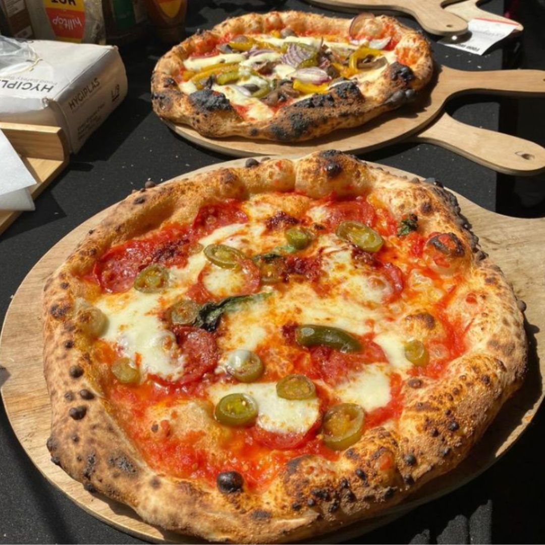 Anyone fancy a pizza? 🍕 We've got <a href="/powercrustpizza/">Power Crust Pizza</a> joining us Saturday 2 November for our Fireworks Display! Buy your tickets now while Earlybird discounts are still available at royalgunpowdermills.com/fireworks2024
#fireworks2024 #essex #enfield #hertfordshire #essexevents