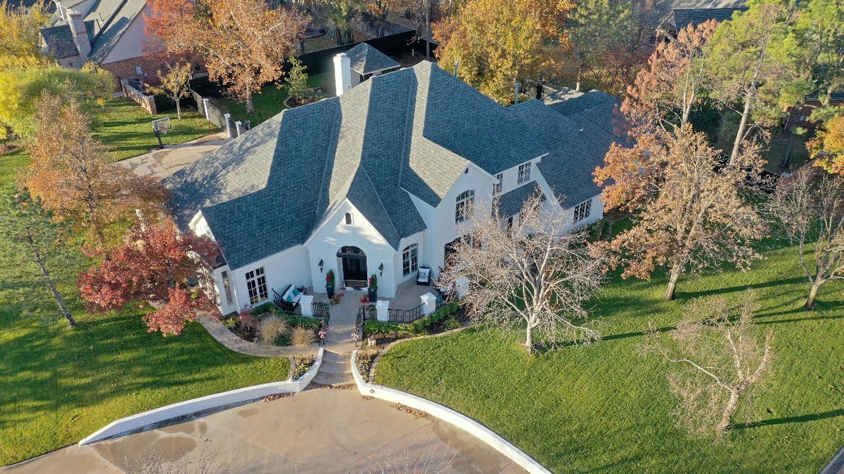 Before and after shots are easy to get along with testimonials from your favorite clients. #contractor #generalcontractor #roofingcontractor #fencecontractor #sidingcontractor