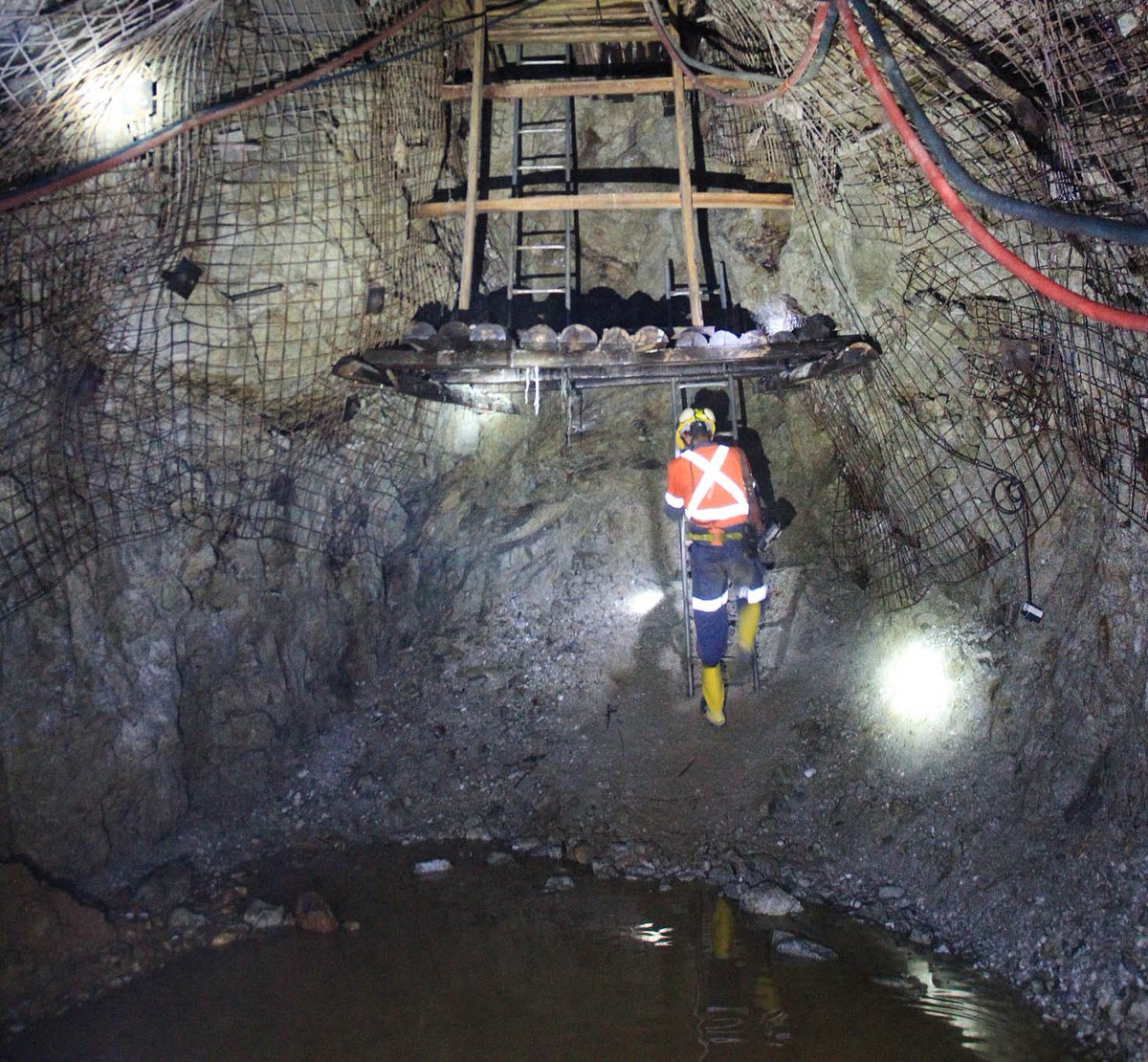 SomaGoldCorp's tweet photo. Streetwise Reports, one of our sponsors, reports on our new drilling initiatives, including mobilizing our surface diamond drill rig to our El Limon Mine in Zaragoza, Antioquia, Colombia. Click to learn more.
👉 https://t.co/FY7WPfgL43

@SWReports #goldmining #gold https://t.co/K8v5aFNLSC