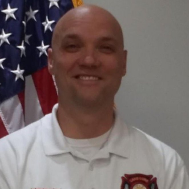 iontecs_pemf's tweet photo. @kacdnp91 Make this bastard famous: 👉 SHARE THIS POST 

Lake Lure Fire Chief Arresting Rescuers Trying To Bring Food &amp; Water and Airlift Those Stranded:

👉 Dustin Waycaster Fire Chief

CALL NOW 👉 828-625-9333

EMAIL NOW 👉 firechief@townoflakelure.com https://t.co/eMsb7Wp7JH
