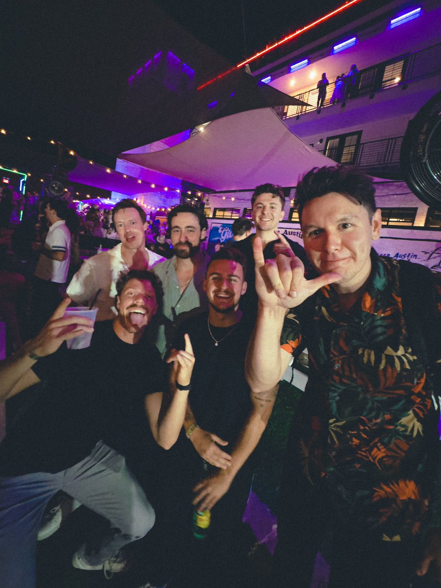 serialsales's tweet image. Event photos bangin