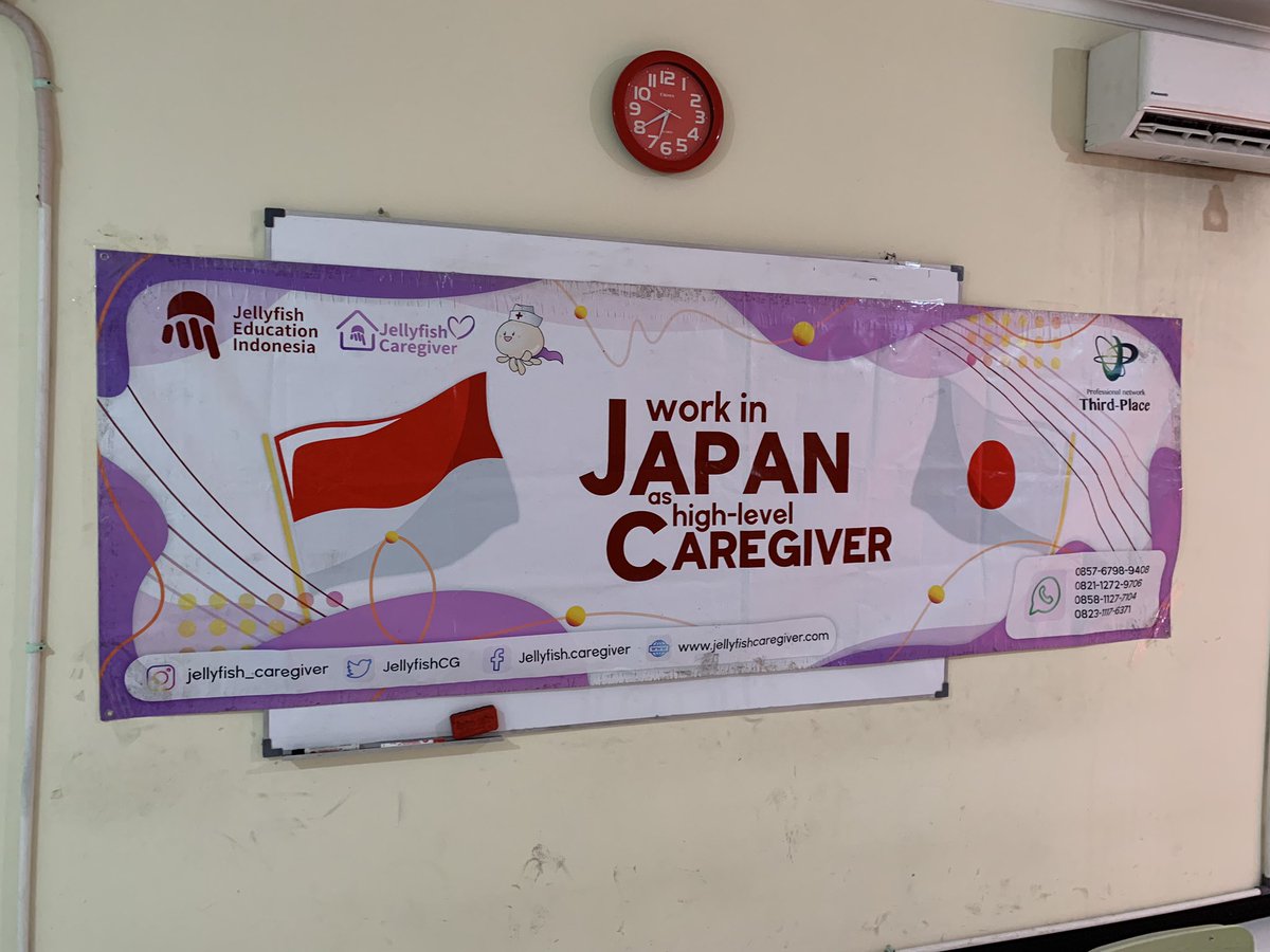 seifuukai_tokyo's tweet photo. 【面接会DAY2】
本日は #インドネシア 🇮🇩に来て面接二日目です。午前中には学生寮を見学させていただき、学生達の生の生活の場を知ることができました🏠
8名面接し、最終面接者を4名に絞りました。昨日の4名と合わせた計8名から2名に面接で決める予定です✨優秀な方が多く悩みます😫 #聖風会 #特定技能 https://t.co/8sgh7p6lWn