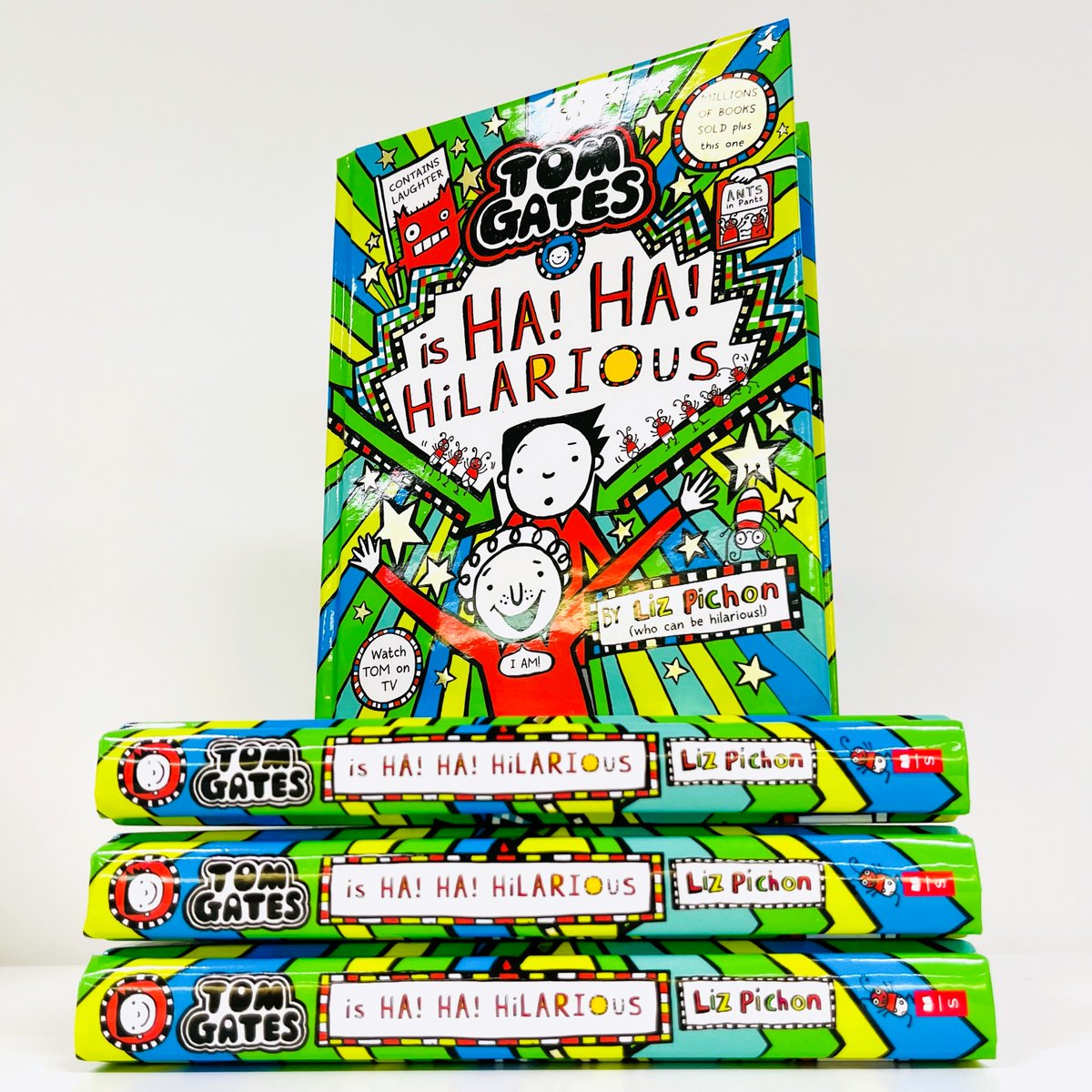 scholasticuk's tweet photo. 🔥Scorching hot off the press🔥
The brand-new Tom Gates by @LizPichon is the Ha! Ha! Hilarious Book of the Season
Laugh, adventure and comics...
...with added Ants in Pants!
Out 10 Oct
#TomGatesIsHaHaHilarious #TomGates https://t.co/Andjo6nX9C