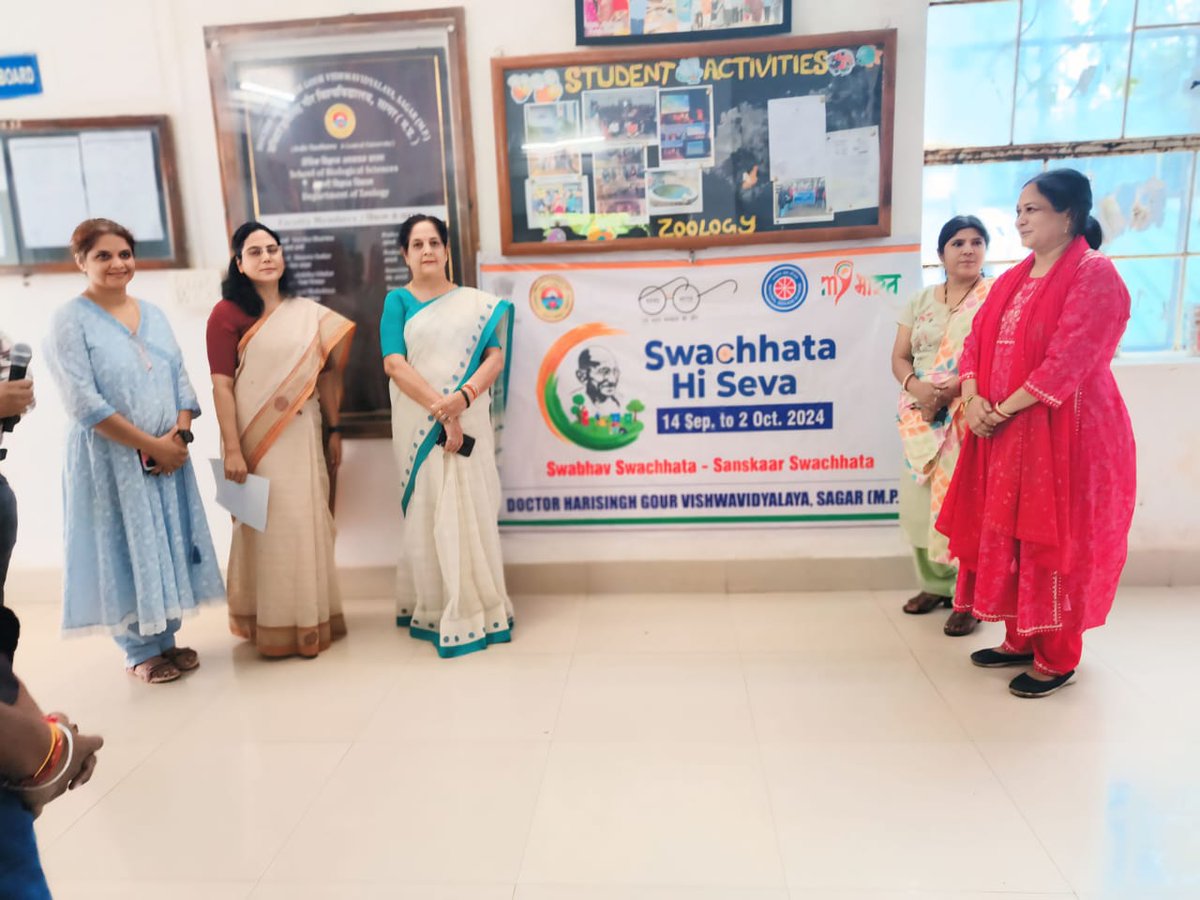 HOD_Zoology's tweet photo. ## Swachh Bharat Abhiyan
For Swachh and Swasth Bharat, the entire Department of Zoology congregated, including PG Students, Research scholars, Associates, and teaching and non-teaching staff.
It is a powerful movement by India's youth to transform the country. https://t.co/MoiQOl8h3S