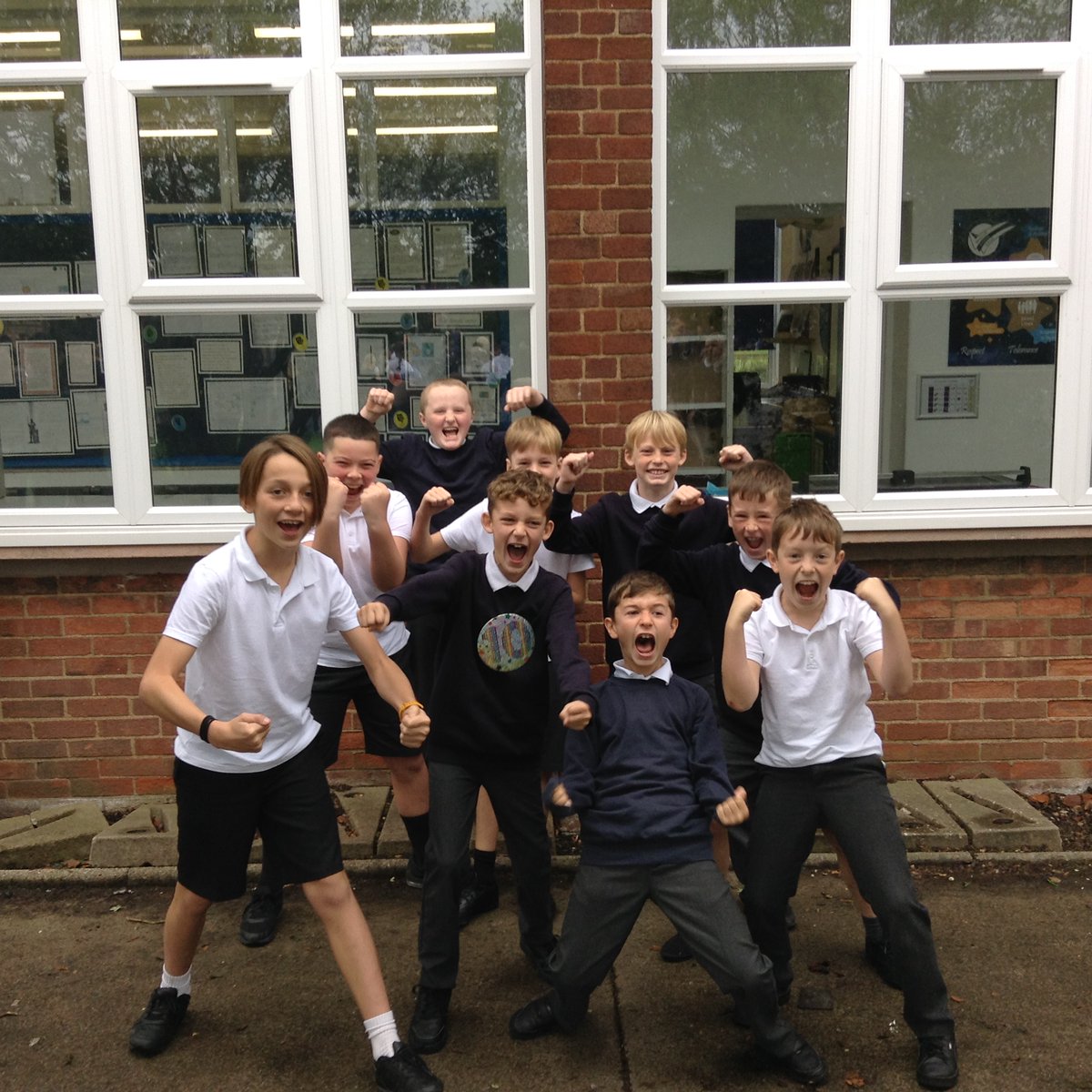 BPSHull's tweet photo. A huge congratulations to a brilliant performance from the Bricknell Blue team at the @HullActiveSch 7 aside football competition. In atrocious conditions, they rallied through finishing second in the group to reach the finals. Well done! #BPSPE https://t.co/IQHUodqX5b
