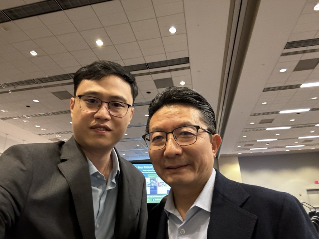 RenLuo_RAD's tweet photo. So good to meet the experts and colleagues here in #ASTRO24 @zach_buchwald @JoeChangMD @AncaGrosu1 https://t.co/mpURQG5bHh