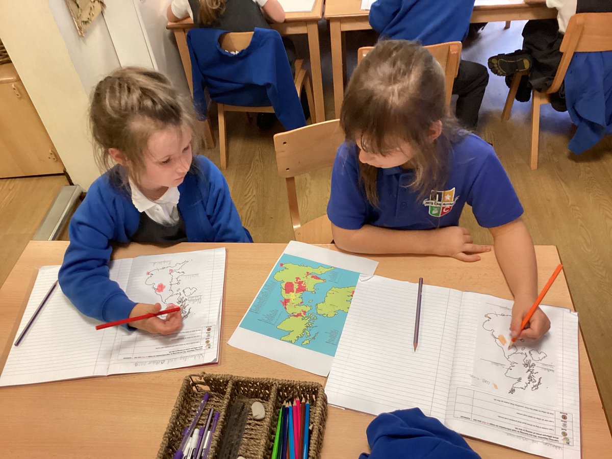 JCAWakefield's tweet image. Great map skills today in Year 2! We used atlases and then maps to locate coal mines within the UK ⁦@JCA_Geography⁩ #mapskills