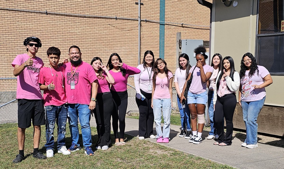 On Wednesdays we wear pink #Pinkout #meangirls #october #hocospirit #yakiisthebest #prominentes #verydemure #pinkbois #whyalejandrolookmad #ispotjjwatt