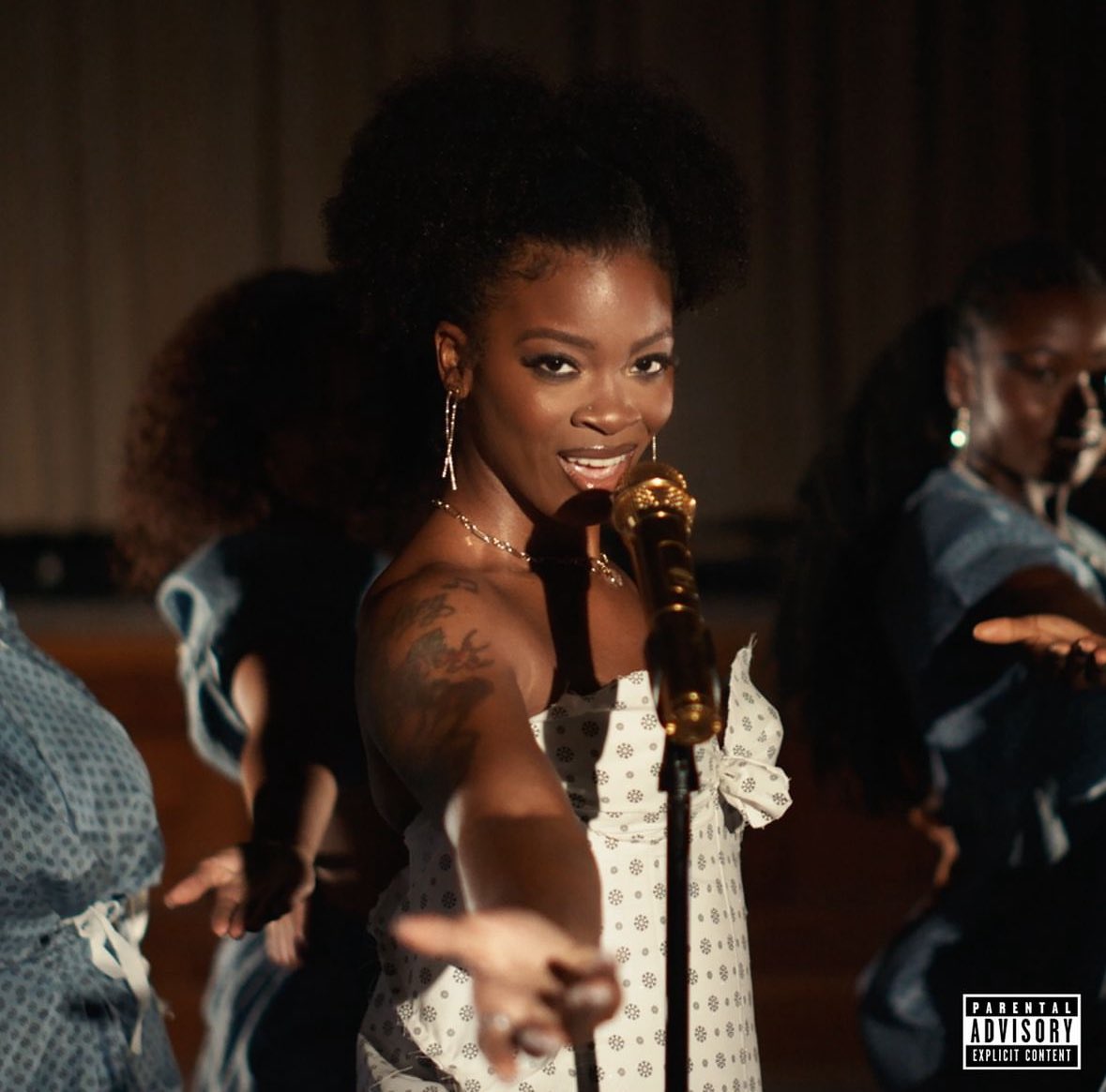 Ari Lennox announces her new single “Smoke” releasing October 18th.