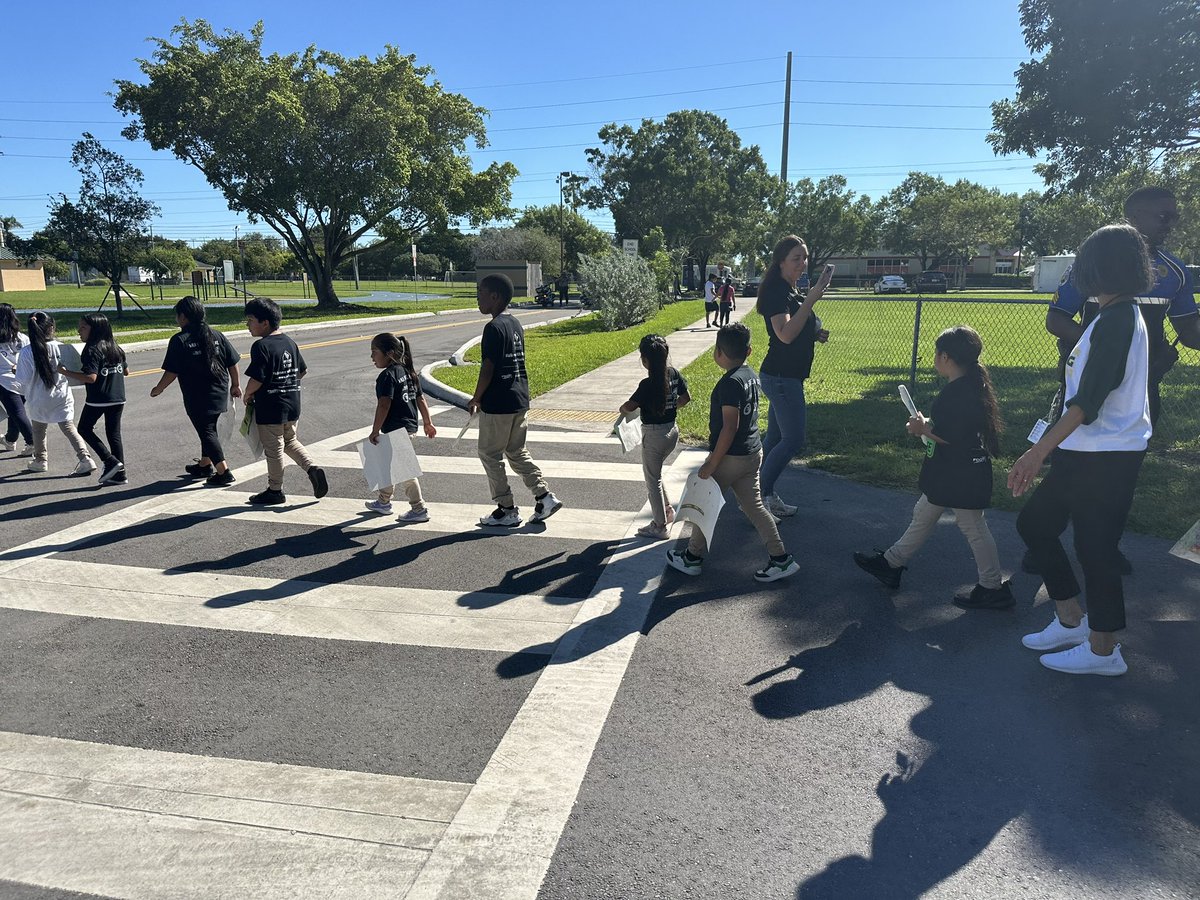 iWalkSafe's tweet image. An amazing #WalkToSchool Day with @MDCPS today!
Thank you, @WestHomesteadK8 for having us, and the huge community support from @MDCPSSouth @GoMiamiDade @MyFDOT_Miami @miamidadetpo @MiamiDadeFire @MiamiDadePD @JuanM8774, @southdadeband and many, many more! #WHK8