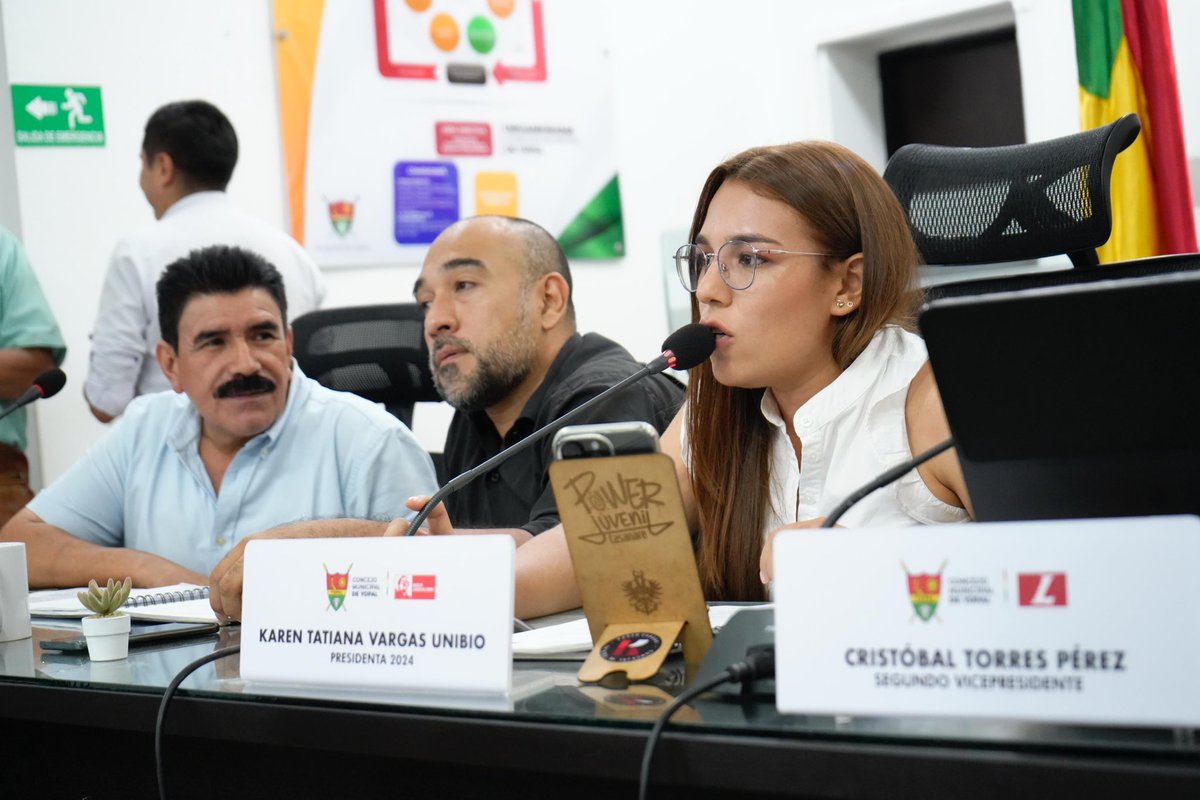 ConcejodeYopal's tweet photo. El #ConcejoYopal junto al alcalde Marco Tulio Ruiz inauguraron oficialmente el 3 periodo de sesiones ordinarias de 2024. Entre los temas están la aprobación de vigencias futuras y el endeudamiento para obras como el Palacio Municipal y mejoras en infraestructura vial https://t.co/qe1mBvuMjo