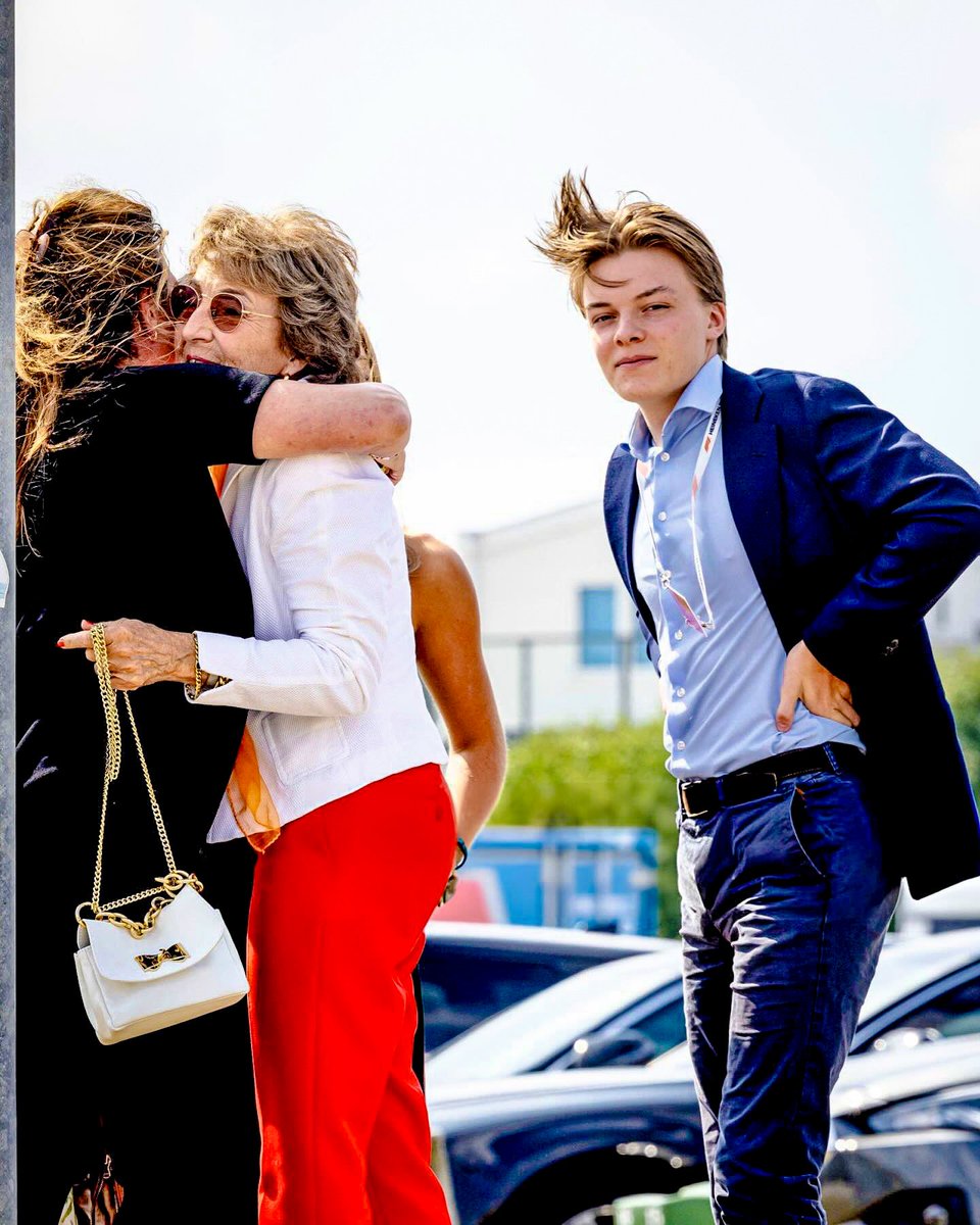 royalchildren_'s tweet photo. Queen Mรกxima, Princess Alexia, Count Claus-Casimir of Orange-Nassau and Princess Margriet attend the Formula 1 Dutch Grand Prix, at Circuit Park Zandvoort in Zandvoort, Netherlands ๐๏ธ -August 25th 2024.
.
#QueenMaxima #PrincessAlexia #CountClausCasimir #PrincessMargriet https://t.co/wUj5COVFwp