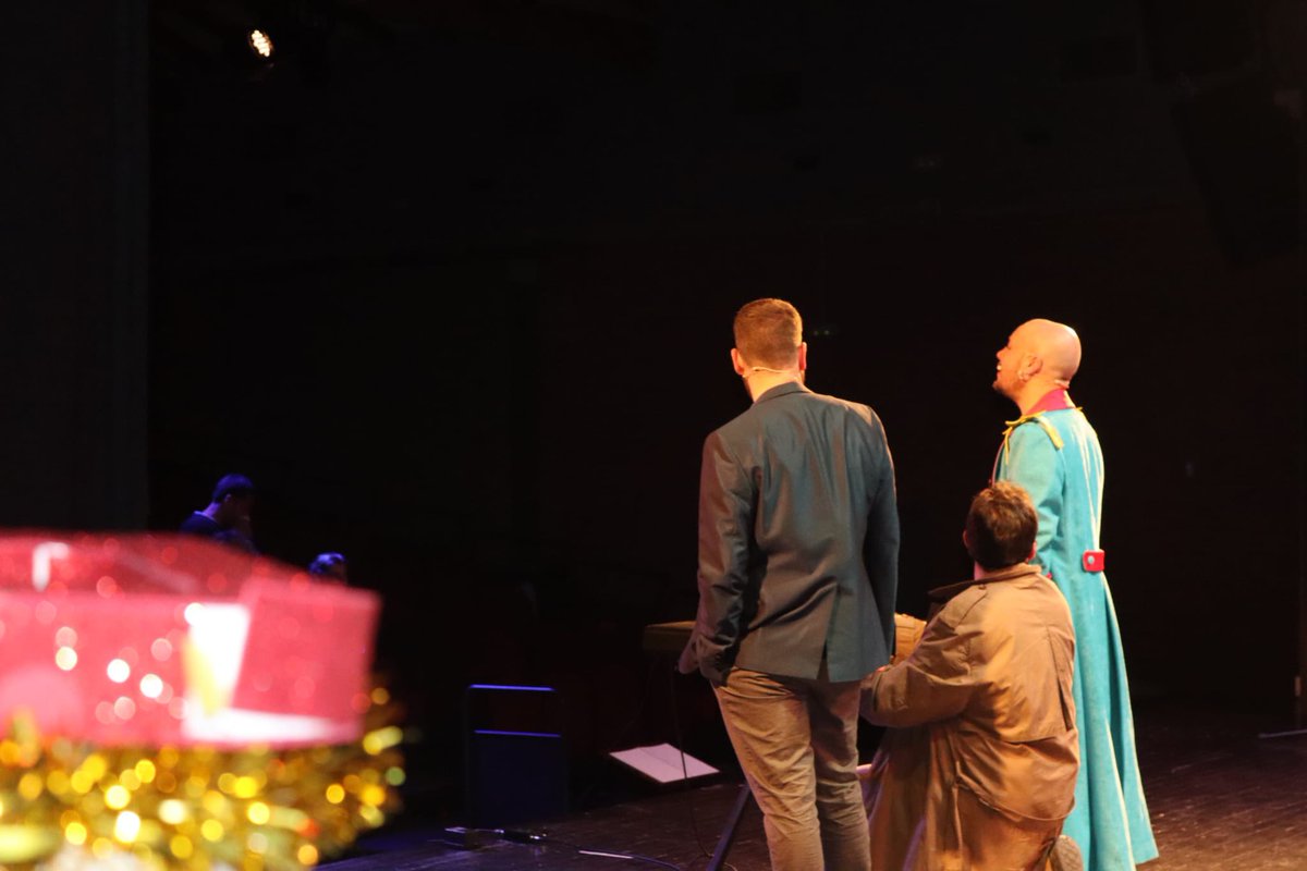 Molts i moltes ens heu demanat poder comprar més d'una entrada i llibre amb una sola compra. Ja és possible! 

Podeu comprar les recompenses per una, dues, tres o quatre persones. 

🎟️ Compra ja a: goteo.cc/nadaldiferent