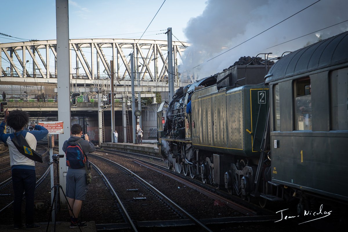 Il y a tout juste 8 ans (et un jour), la superbe 231 K 8 du <a href="/mfpn_trains/">MFPN</a> au départ de la gare du Nord ! 🤩