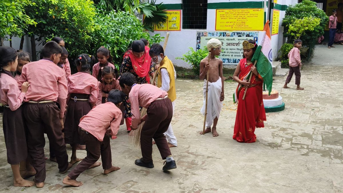 SumanKu22202716's tweet image. बच्चों ने महात्मा गांधी व लाल बहादुर शास्त्री जयंती पर लघु नाटक प्रस्तुत किया।
#GandhiJayanti2024 
#basicdepartment 
#GandhiJayanthi #Swachhata_Hi_Seva_Abhiyan
@basicshiksha_up 
@thisissanjubjp 
@narendramodi 
@myogiadityanath 
@CdoVaranasi