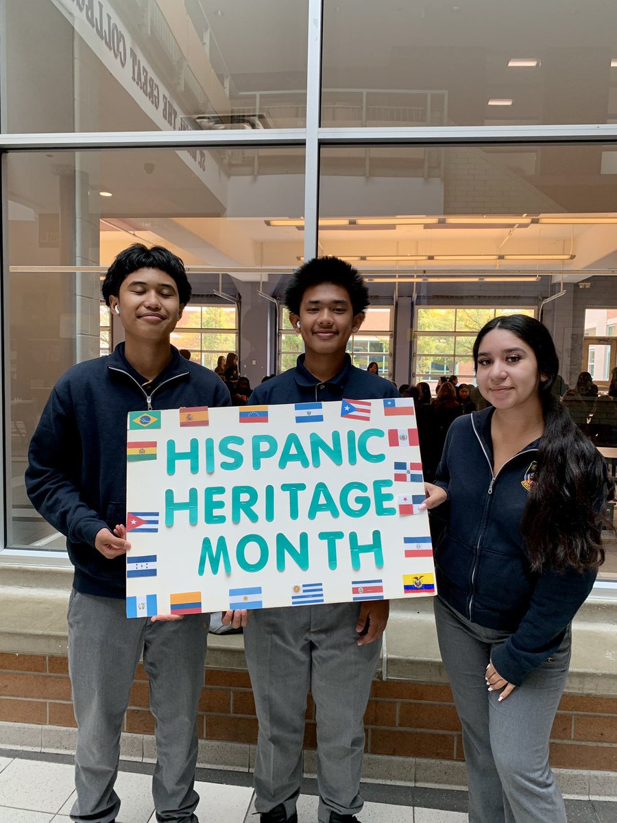 Come join the festivities every lunch in the Cafeteria to celebrate #HispanicHeritageMonth at @tcdsb SBC for the remainder of the week 🌎

Today Ms Rosales and her team are selling yummy empanadas and churros🥗
