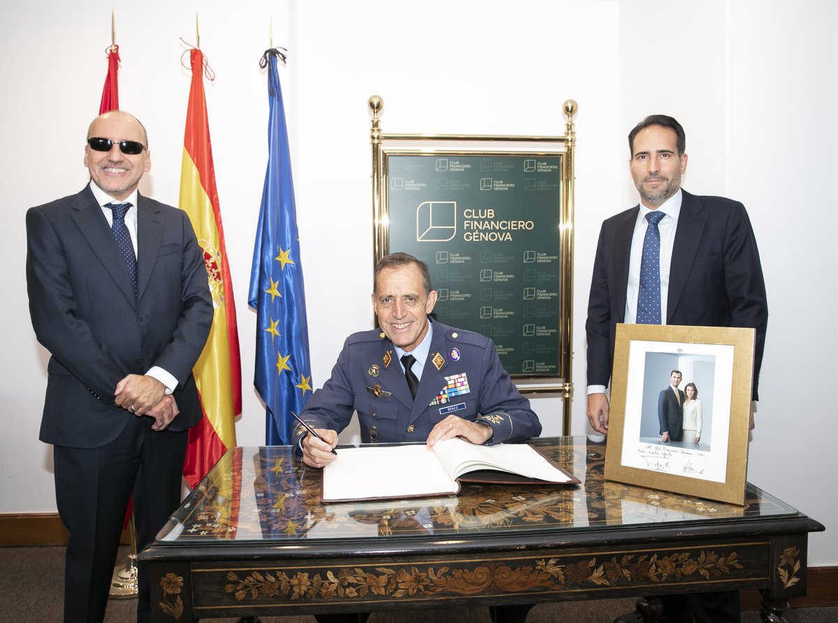 El Jefe de Estado Mayor del Aire y del Espacio interviene en el Foro de Cultura de Seguridad y Defensa del Club Financiero Génova.

Puede leer el artículo completo en los siguientes enlaces :
linkedin.com/feed/update/ur…
facebook.com/share/p/rdgshe…