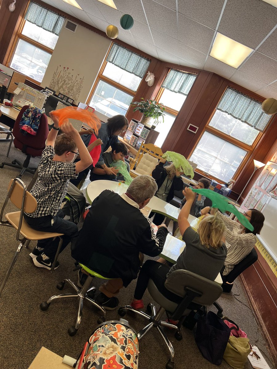 We are enjoying our music therapy class today, celebrating FALL and the beautiful colors it brings! ❤️🧡💛💚🤎 #NordoniaRocks <a href="/LEelementary/">Lee Eaton Intermediate Knights</a>