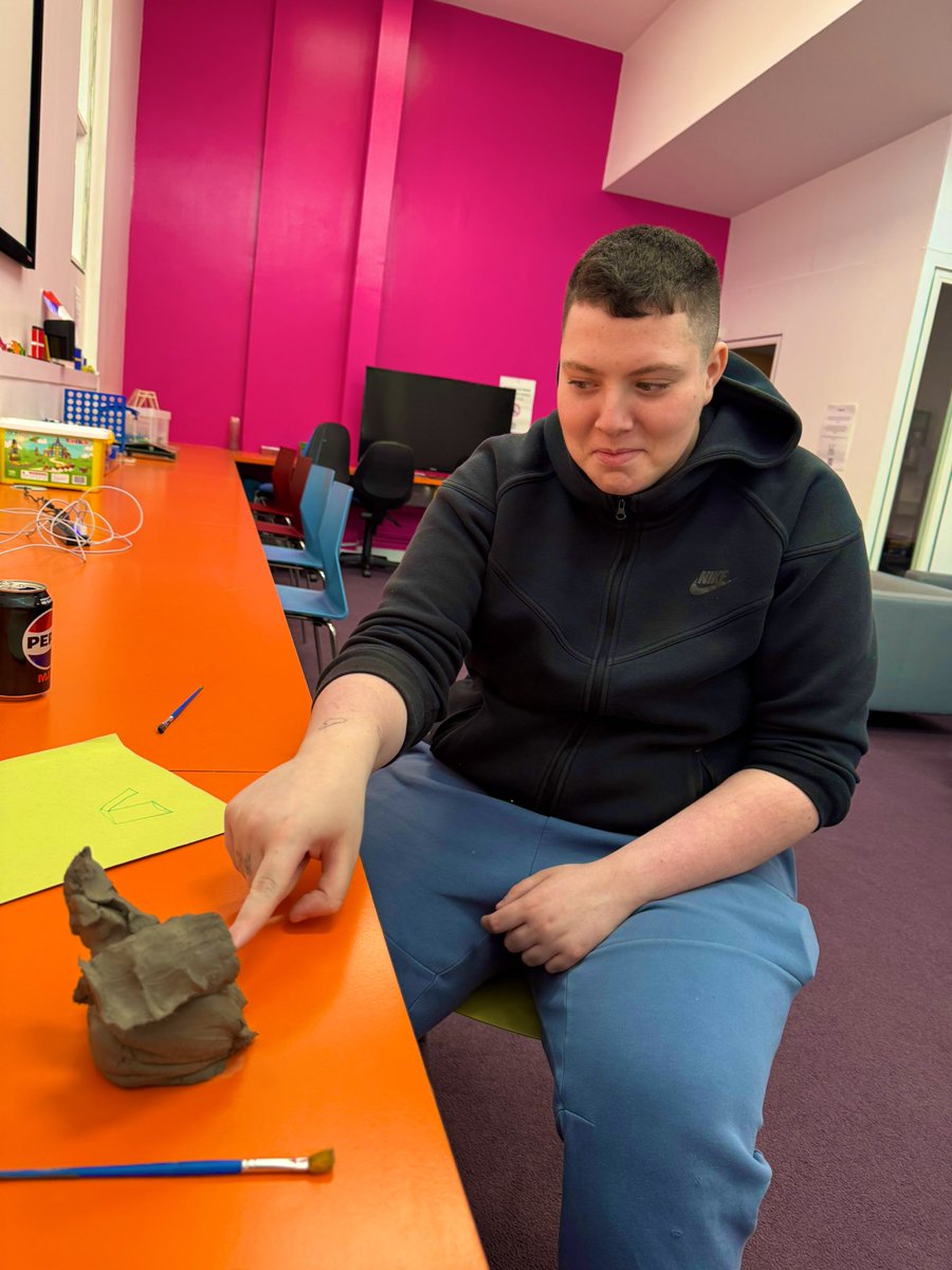 ERAGLENBURN's tweet image. Today, MJ and Kimberly spent the morning crafting a clay cutlery set and bowl. In the afternoon, we enjoyed some board games, with MJ in the lead! Stay tuned for next week when we bring our creations to life with paint! 🎨 @stoswaldsglasg1 #ClayArt #CreativeFun