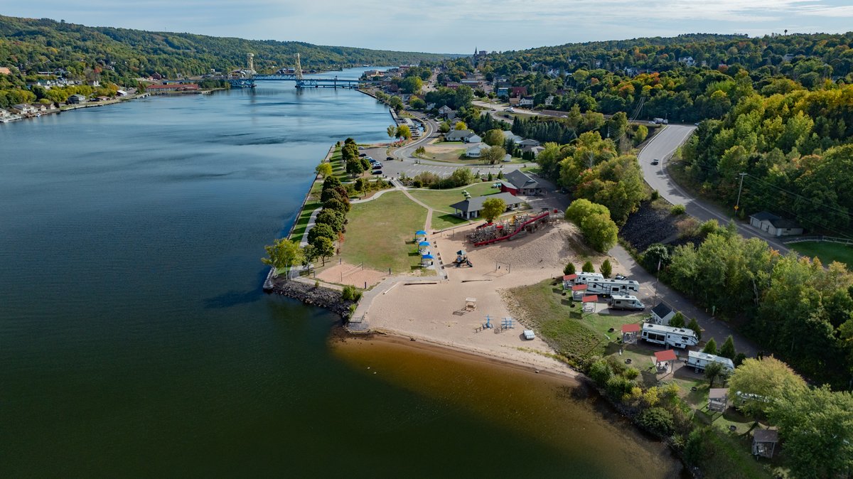 Visit_Keweenaw's tweet image. 🍁 Fall Color Update: Patience is paying off - autumn change working its way north! Great weather for some fall exploration along the Canal boardwalks or a Portage paddle!

📸 October 2, 2024 | #PureMichigan #FallFilter