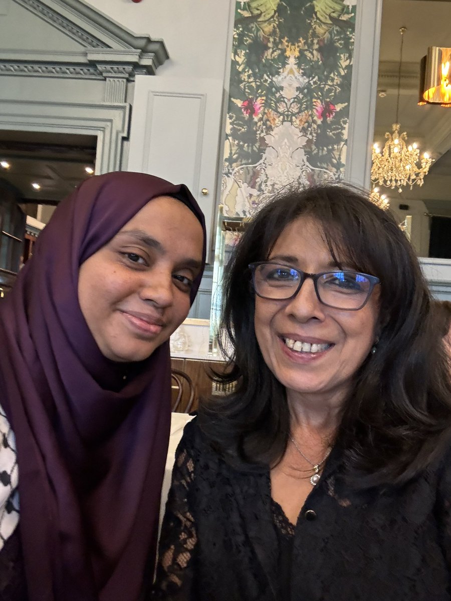savitakalhan's tweet photo. An amazing afternoon celebrating dynamic &amp; inspiring librarians! Thank you for inviting me to share the joy. 

All 3 libraries deserved an award -so tough to pick a winner. Congratulations to Swiss Gardens Primary Sch @ReadingCloudESS
#SLACelebrates @uksla https://t.co/B2prOS6lPB