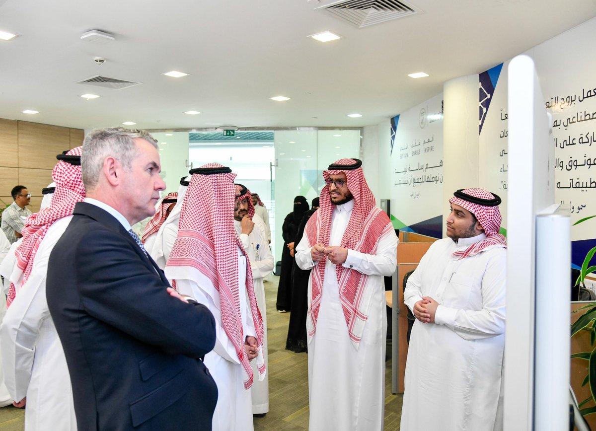 BahaUniversity's tweet image. #تغطية | #جامعة_الباحة | 

#بالصور  وفد شركة #IBM يزور كلية الحاسبات والمعلومات