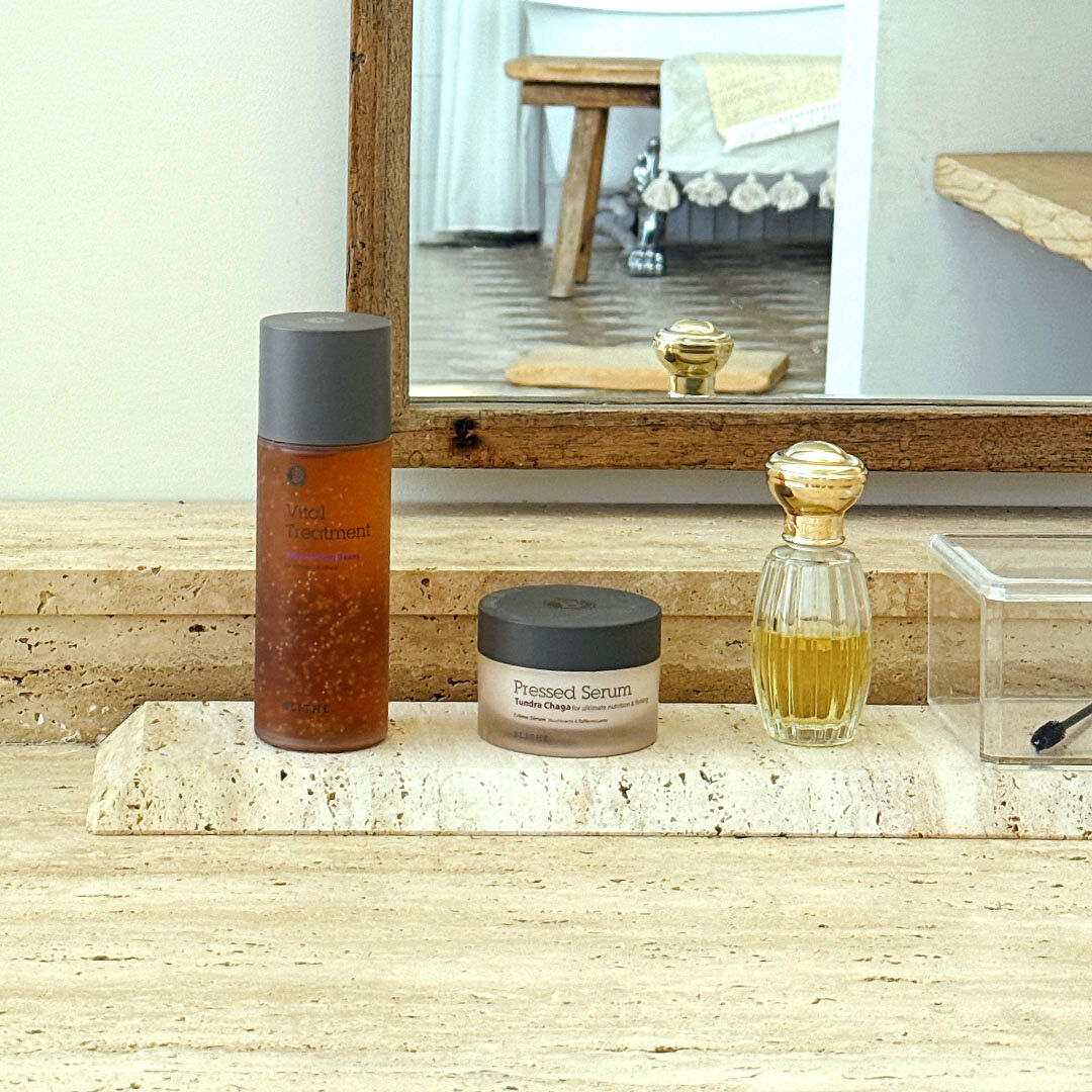 BLITHECOSMETIC's tweet image. Dry skin alert 🚨 Meet the perfect hydrating duo: Vital Treatment 8 Nourishing Beans and Pressed Serum Tundra Chaga. This power couple deeply nourishes and revitalizes your skin, leaving it dewy and plump even in the driest months.