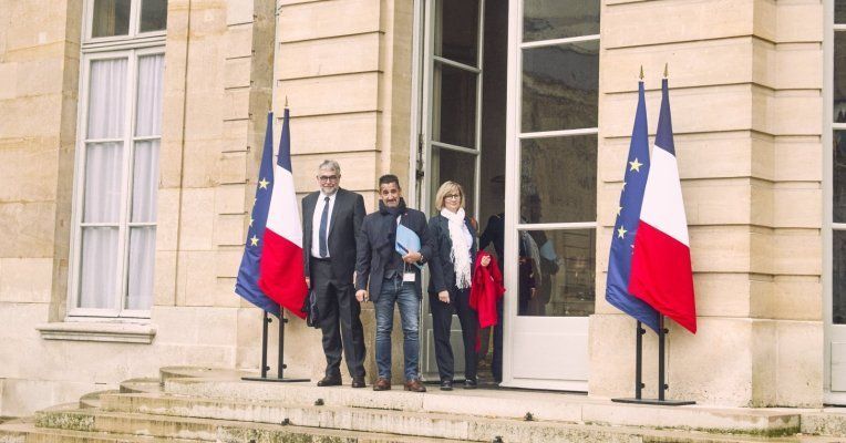 force_ouvriere's tweet image. À #Matignon, FO revendique un #Smic à 80% du salaire médian, entre autres !

Une délégation menée par le secrétaire général de FO @SouillotFo a été reçue le 30/09 par le Premier ministre, Michel Barnier, et la ministre du Travail, Astrid Panosyan-Bouvet &amp;gt;&amp;gt; force-ouvriere.fr/a-matignon-fo-…