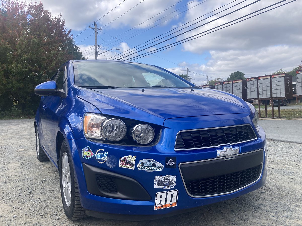 ReprtrPatHealey's tweet image. Da blue beast is sparkling like new!! And it’s even smelling great inside it. 
Thank you Robbie, Jamie and staff at Topcoat Automotive for getting it fixed. 
If you need some repairs done go see them in #WindsorJunction! A+ service.