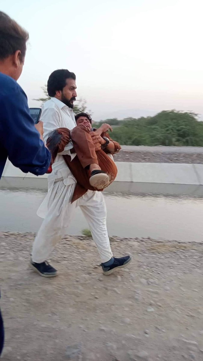 The irony is that CM Khyber Pakhtunkha Ali Amin Gandapur invited Manzoor Pashteen and assured complete support of his government. But, the police under the nose of the chief minister has resorted to violence injuring and arresting many. #StopCrackdownOnPTM