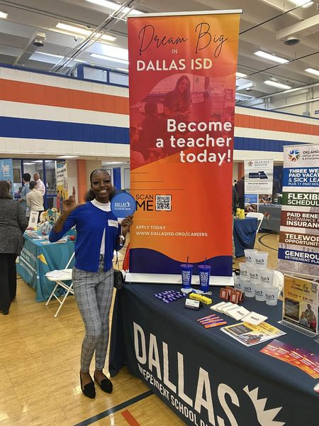MelodyATillman's tweet photo. Dallas ISD Recruitment and Selection Coordinator II, Mr. Julian Garza visited Langston University to attend the Fall 2024 Career Fair!

Thank you to everyone that came out and stopped by our Dallas ISD booth!

https://t.co/jcNlEd1uHj https://t.co/bfvKrpP5HP