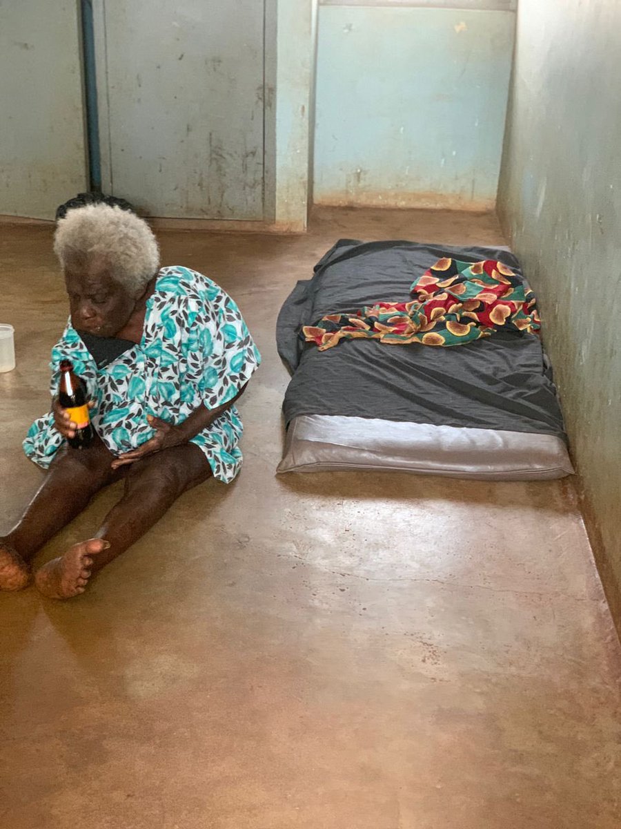 _centreofghana's tweet image. My team will be making donation to Asante Bekwai on the 19th October,204.
This is a nursing home that caters for the physically and mentally disabled across West Africa. 
The foundation has taken upon itself to provide beddings like bedsheets, duvets, bedcovers, blankets.