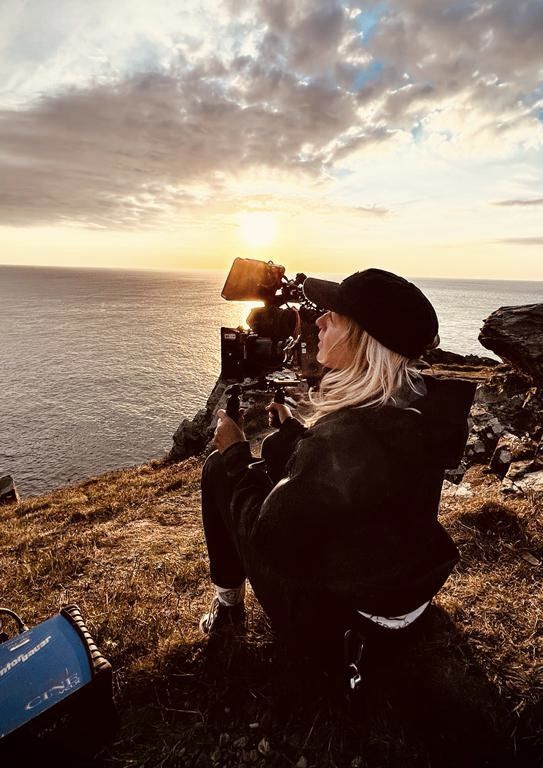 echoartists's tweet photo. 🌟 Alicia MacDonald’s feature #CCEmily is currently in production featuring Cinematography by #echo’s #RachelClark + Production Design by #BobbieCousins
❣️ Produced by #WorkingTitle, the rom-com has recently announced that heading the cast will be #SpikeFearn + #AngourieRice https://t.co/SIzefXfPGt