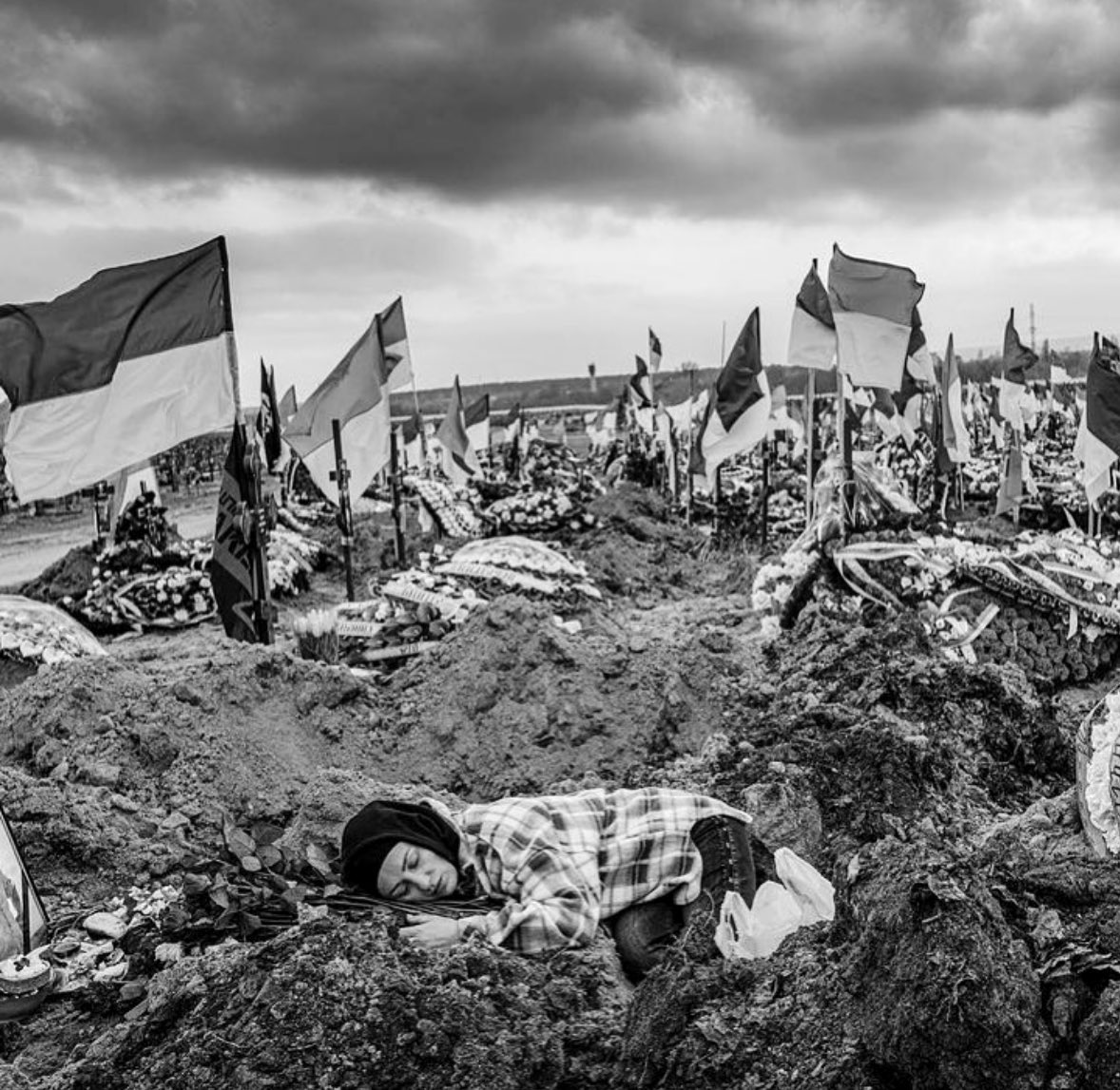 Have you stopped talking about how many mass graves exist in Ukraine? How 'normalized' this pain is? Here is Iryna. 

Iryna’s husband joined the ZSU in Jan 2023. He was KIA just two months later. Iryna visits him every day and wraps her arms around the soil covering his coffin.