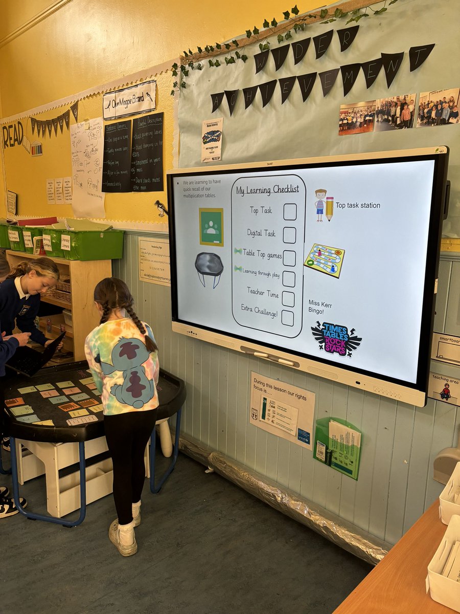 Miss Kerr tweet media