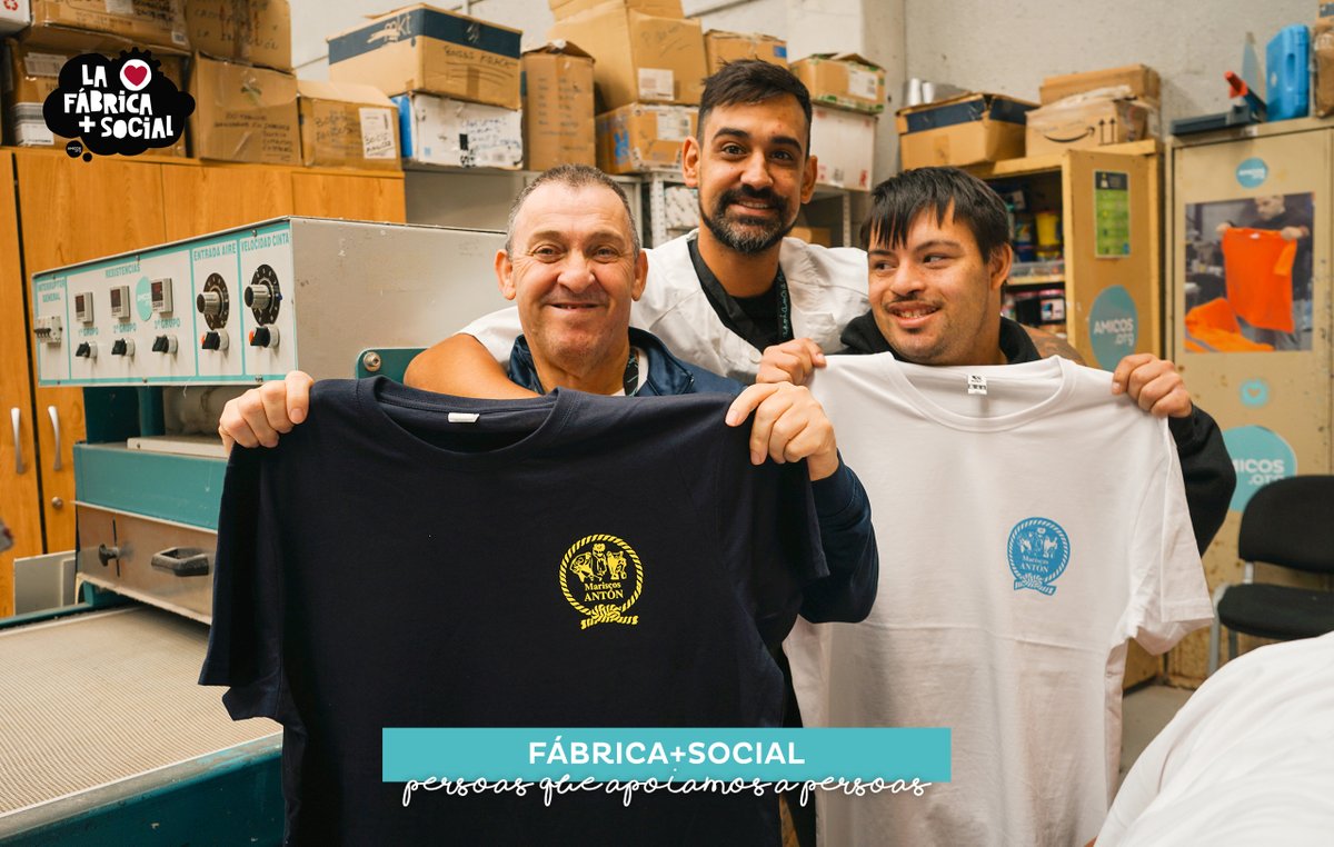 AmicosAsoc's tweet image. Desde nuestra Fábrica➕Social 🏭❤️Rubén, Javi y Manu quieren agradecer a Mariscos Antón por confiar en nosotros para la elaboración de sus camisetas. Mirar que chulada nuestro proceso de impresión 📸🙌

#fabricasocial #camisetas #serigrafia #merchandaising #milgrazas