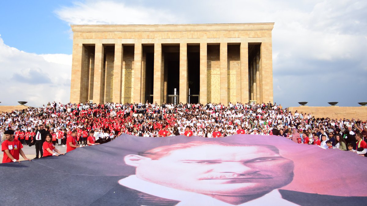 #5EkimdeLÖSEVleANITKABİRde Atamızın izinde, LÖSEV'in ve Lösemili çocuklarımızın yanında olmak isteyen herkesi bekliyoruz💙