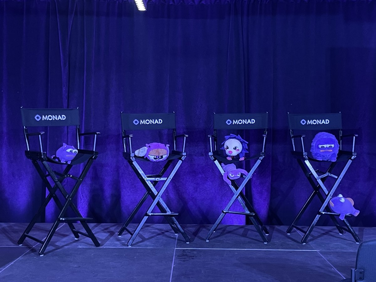 monad's tweet photo. Who let these guys in??

Someone call security https://t.co/rhZsc6RiFG