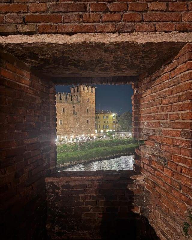 Buona notte Verona e buona serata a tutti voi 👋 👋 👋 ☕👋