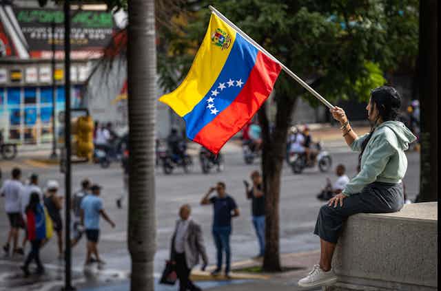 La situación de Venezuela es muy diferente a las dictaduras habituales. Me sorprende ver que hay personas que aún no comprenden este hecho. Entonces:

[Abro mini hilo🧵]