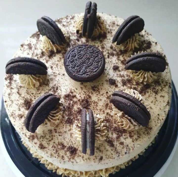 BantuMthabela_'s tweet image. Good day everyone, 

Oreo chocolate cake is on special for R240 until the 10th of October... 

Kindly RT for awareness. Thank you 🙂
