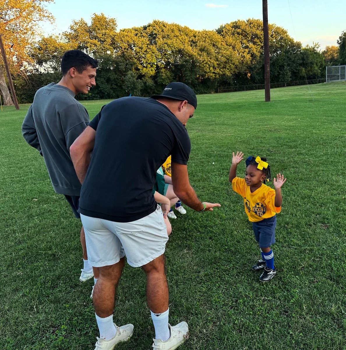 Last night was picture day and our (early) end of the season party! 

The biggest thanks to some special visitors from <a href="/NashvilleSC/">Nashville SC</a>, Taylor Washington and Sean Davis, for helping hand out candy and play games with our kiddos!

#soccerforall 💛💙