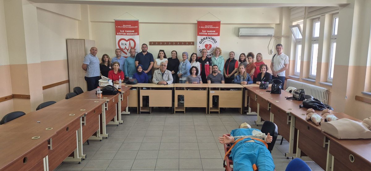 Merkezimizde İlk Yardım Kurslarımız devam etmektedir ⁦<a href="/tcmeb/">Millî Eğitim Bakanlığı</a>⁩ ⁦<a href="/meb_dhgm/">Destek Hizmetleri Genel Müdürlüğü</a>⁩ ⁦⁦<a href="/mebisgb/">İşyeri Sağlık ve Güvenlik Birimi Daire Başkanlığı</a>⁩ ⁦<a href="/balikesirmem/">Balıkesir İl Millî Eğitim Müdürlüğü</a>⁩ ⁦<a href="/iznikpancarci/">Berrin PANCARCI</a>⁩